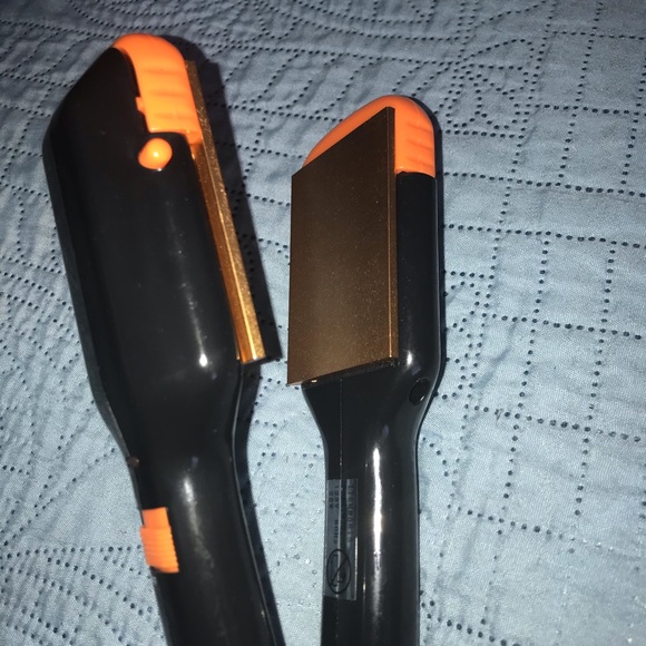 Hot & Hotter Flat Iron🔥 - Picture 2 of 6